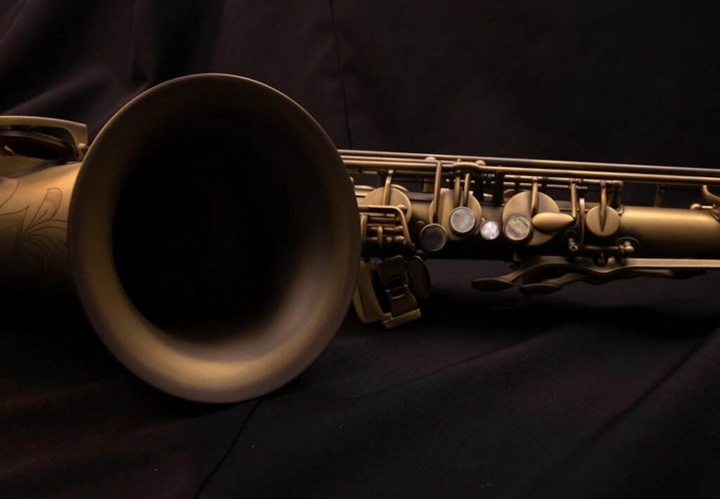 Home 14 Sax Background Redone